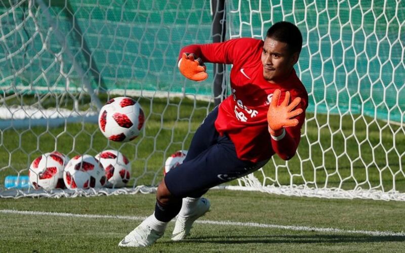 Alphonse Areola khi luyện tập trước thềm thi đấu