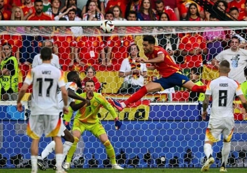 Cú đánh đầu quyết định của Merino trước Đức tại Euro 2024