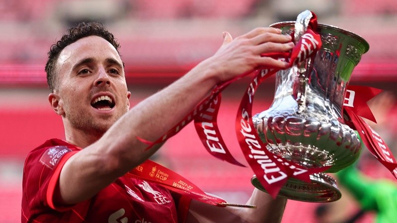 Diogo Jota dâng cao cúp vô địch Premier League 2019/2020