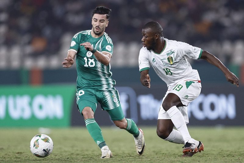 Cầu thủ người Algeria sở hữu lối chơi linh hoạt và sáng tạo