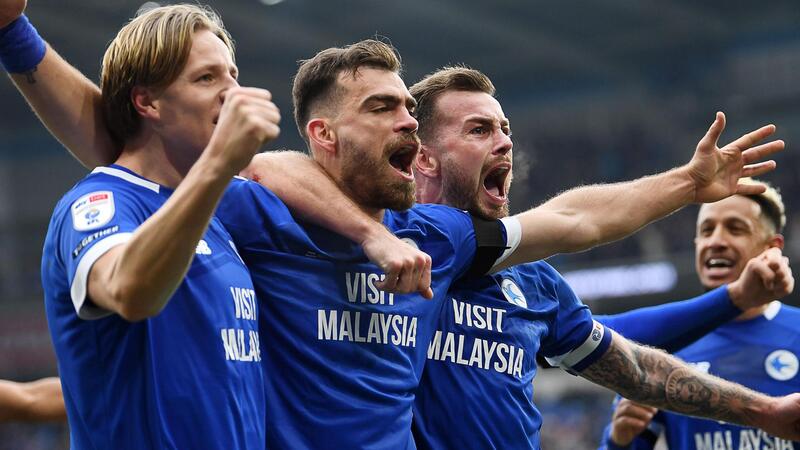 Câu lạc bộ Riverside AFC đổi tên thành Cardiff City vào năm 1908